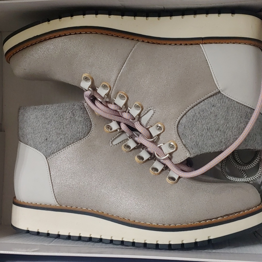 White mountain silver and pink clifton boots